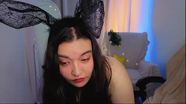 MomoRins online show from July 7, 2026, 9:52 pm