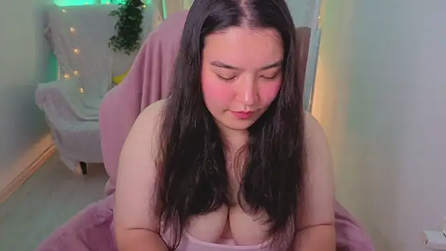 MomoRins online show from July 16, 2026, 10:16 pm