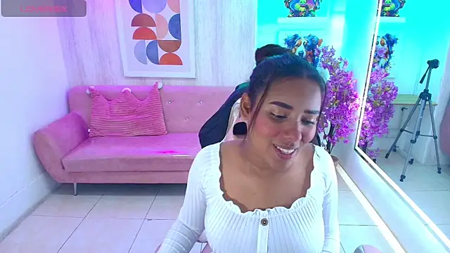 Afrodita loren online show from May 23, 2026, 3:34 am