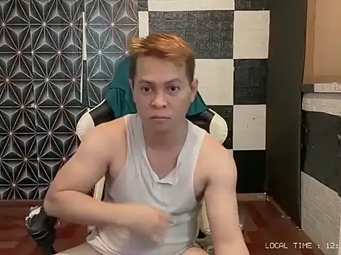 Snapshot of FuckMeeGUYS chatting on May 25, 2026, 4:18 am FuckMeeGUYS online show from May 25, 2026, 4:18 am