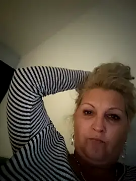 Divineblond online show from November 8, 2025, 5:34 pm