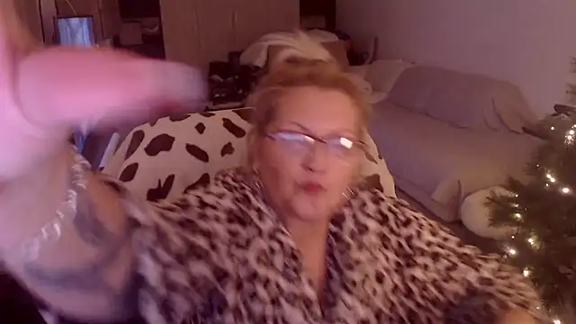 Divineblond online show from January 11, 2026, 10:59 pm