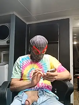 bwcloverboy2 online show from June 4, 2026, 3:34 am