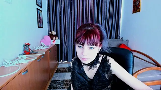 Snapshot of MiniLysii chatting on June 7, 2026, 6:06 am MiniLysii online show from June 7, 2026, 6:06 am