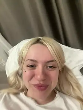 CassieCuteees online show from April 25, 2026, 9:23 pm