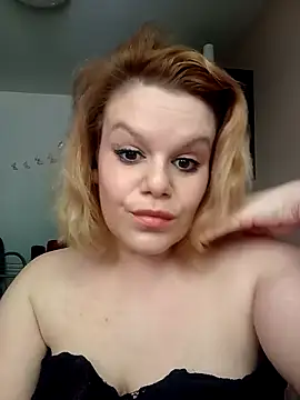 Maryquenn online show from May 14, 2026, 10:33 am