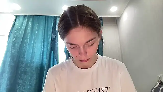 Snapshot of MonaNox chatting on July 1, 2026, 6:59 am MonaNox online show from July 1, 2026, 6:59 am