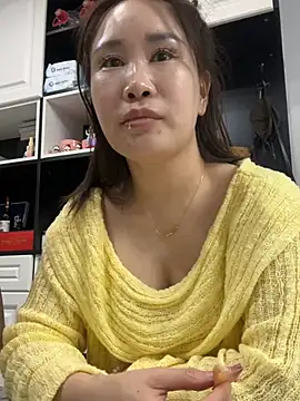 xiaoyan-888 online show from April 23, 2026, 3:03 pm