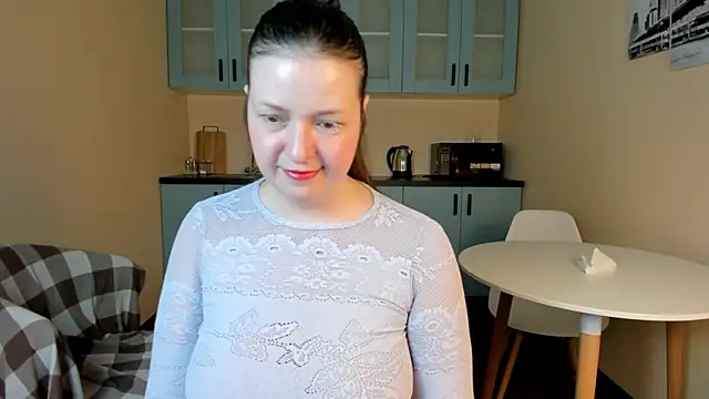 Snapshot of NellieBev chatting on May 8, 2026, 2:33 pm NellieBev online show from May 8, 2026, 2:33 pm