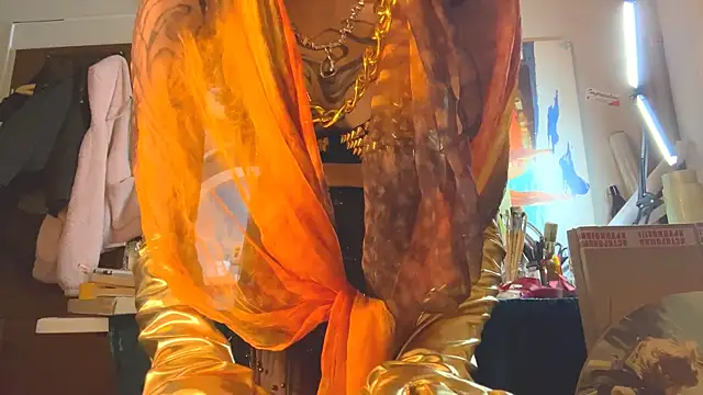 sarawhisperr online show from April 26, 2026, 7:11 pm