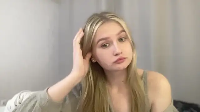 AngellGirll online show from April 25, 2026, 6:05 pm