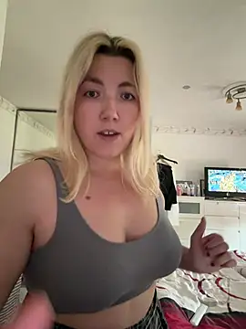 LaurasStar online show from May 9, 2026, 12:10 pm