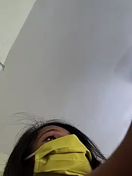 Niya  online show from April 25, 2026, 3:20 pm