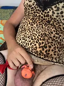Cruellacrossdress online show from June 25, 2026, 6:34 pm