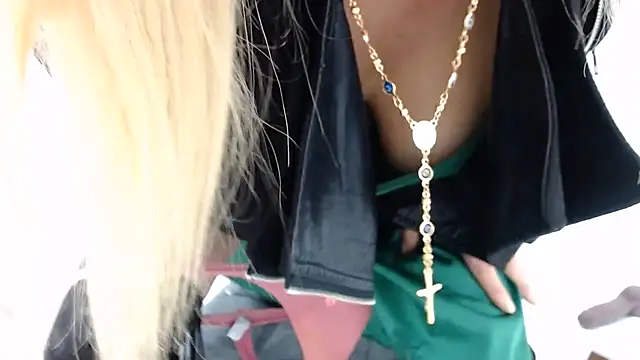 Snapshot of BlondeNatalia chatting on June 11, 2026, 11:25 pm BlondeNatalia online show from June 11, 2026, 11:25 pm
