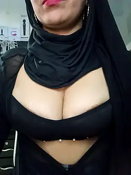 Snapshot of nadia__abaud chatting on December 30, 2024, 3:14 am nadia  abaud online show from December 30, 2024, 3:14 am