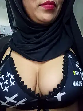 Snapshot of nadia__abaud chatting on January 6, 2025, 1:42 am nadia  abaud online show from January 6, 2025, 1:42 am