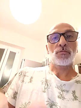 circusmale online show from April 30, 2026, 8:57 pm