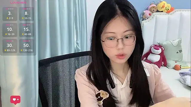 Snapshot of Luna-666 chatting on May 11, 2026, 10:07 pm Luna-666 online show from May 11, 2026, 10:07 pm