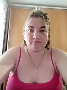 MiyaOlliver online show from May 4, 2026, 11:17 am