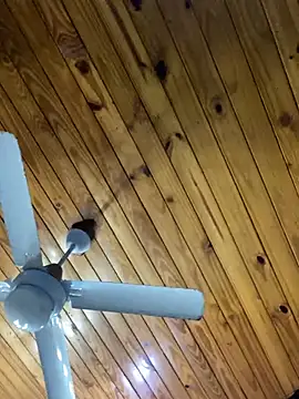 tunena V online show from April 28, 2026, 3:33 am