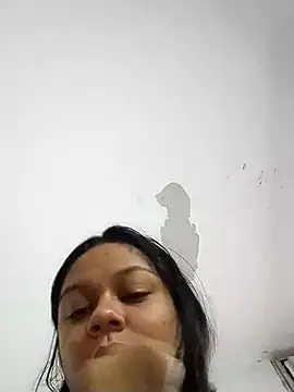 zoehot07 online show from April 27, 2026, 7:12 pm