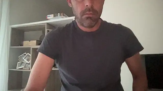 Riccardo86xx online show from April 28, 2026, 3:55 am