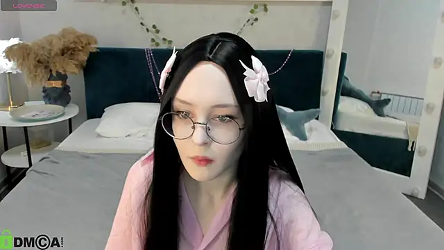 Lilac-Muse online show from June 2, 2026, 3:41 am