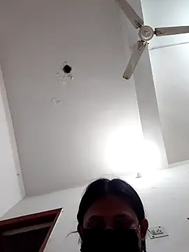 sassyygurl online show from June 4, 2026, 5:52 pm