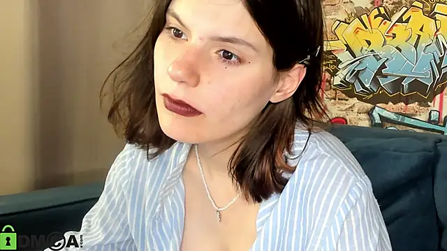 Snapshot of Kira_Be11 chatting on June 8, 2026, 9:31 am Kira Be11 online show from June 8, 2026, 9:31 am