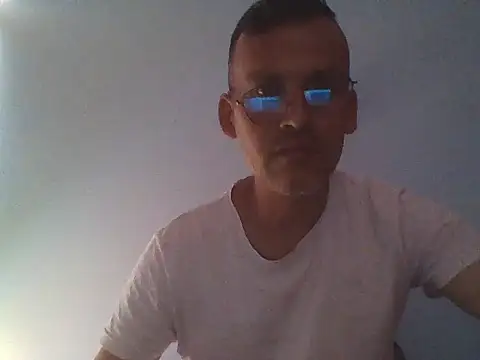 Snapshot of jairo43 chatting on July 4, 2026, 2:23 pm jairo43 online show from July 4, 2026, 2:23 pm