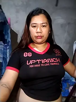 chubbypinay27 online show from April 28, 2026, 2:55 pm