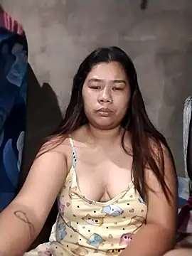 chubbypinay27 online show from April 30, 2026, 1:17 pm