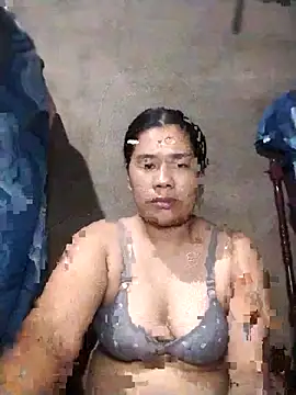 chubbypinay27 online show from May 6, 2026, 1:49 pm