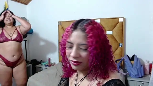 Snapshot of YANELISHOTT chatting on June 15, 2026, 1:24 pm YANELISHOTT online show from June 15, 2026, 1:24 pm