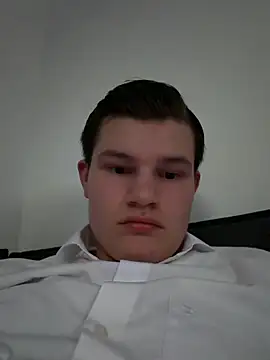 19teenoldboy online show from April 28, 2026, 7:08 pm