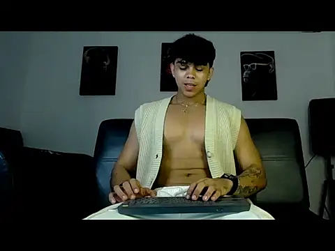 noahprada online show from May 6, 2026, 3:57 am