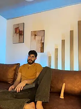 DomBoy  online show from June 3, 2026, 8:25 pm