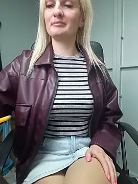 MartaHaze online show from May 30, 2026, 6:54 am