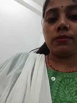 Snapshot of Simmi-00 chatting on May 13, 2026, 5:38 am Simmi-00 online show from May 13, 2026, 5:38 am