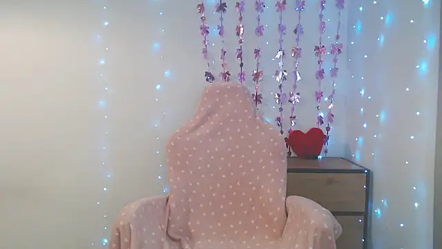 MillaVelvet online show from June 1, 2026, 9:22 am