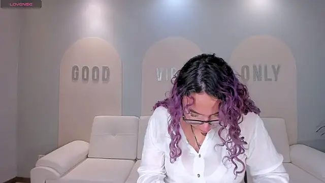 LoiseHarper online show from May 3, 2026, 5:30 pm