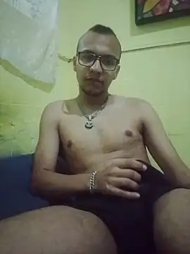 Snapshot of Marciosafado25 chatting on May 3, 2026, 10:27 pm Marciosafado25 online show from May 3, 2026, 10:27 pm