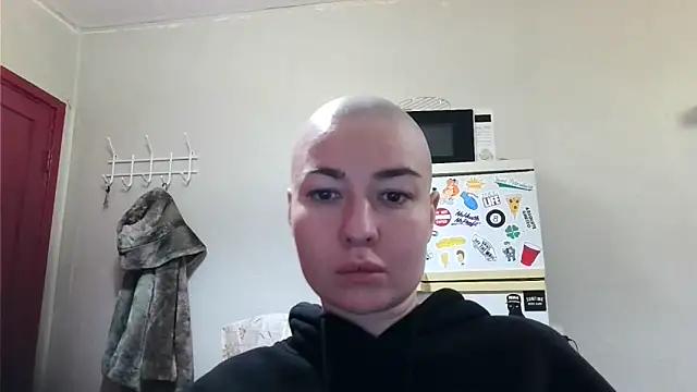 Julia Bright online show from April 30, 2026, 8:57 pm