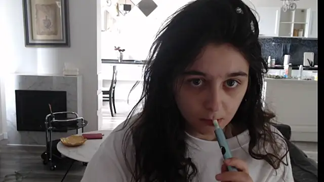Snapshot of cute_lilia chatting on May 12, 2026, 8:44 am cute lilia online show from May 12, 2026, 8:44 am
