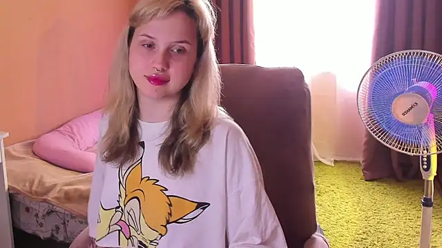 hellfirekiss online show from June 13, 2026, 3:37 am