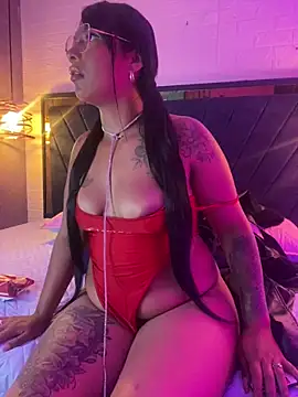 naomifox  online show from May 2, 2026, 3:11 am