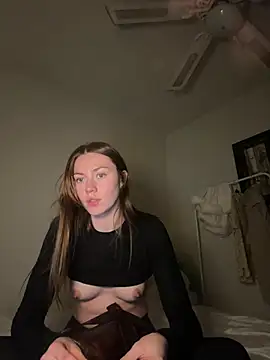 daisycollins online show from June 16, 2026, 11:57 am