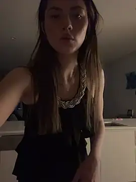 daisycollins online show from June 25, 2026, 12:31 pm