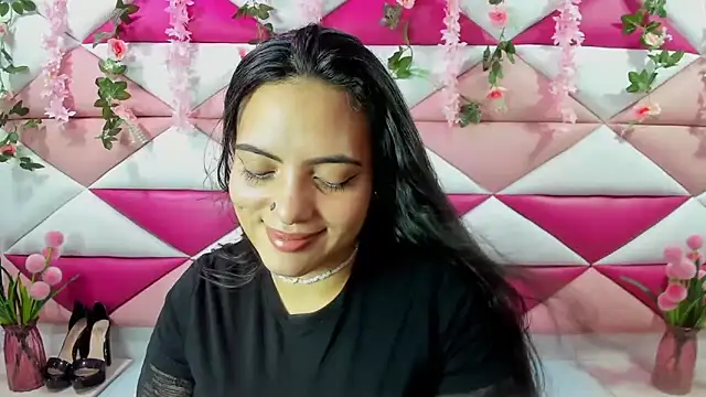 Snapshot of Isabella_Mora_ chatting on June 6, 2026, 3:33 am Isabella Mora online show from June 6, 2026, 3:33 am
